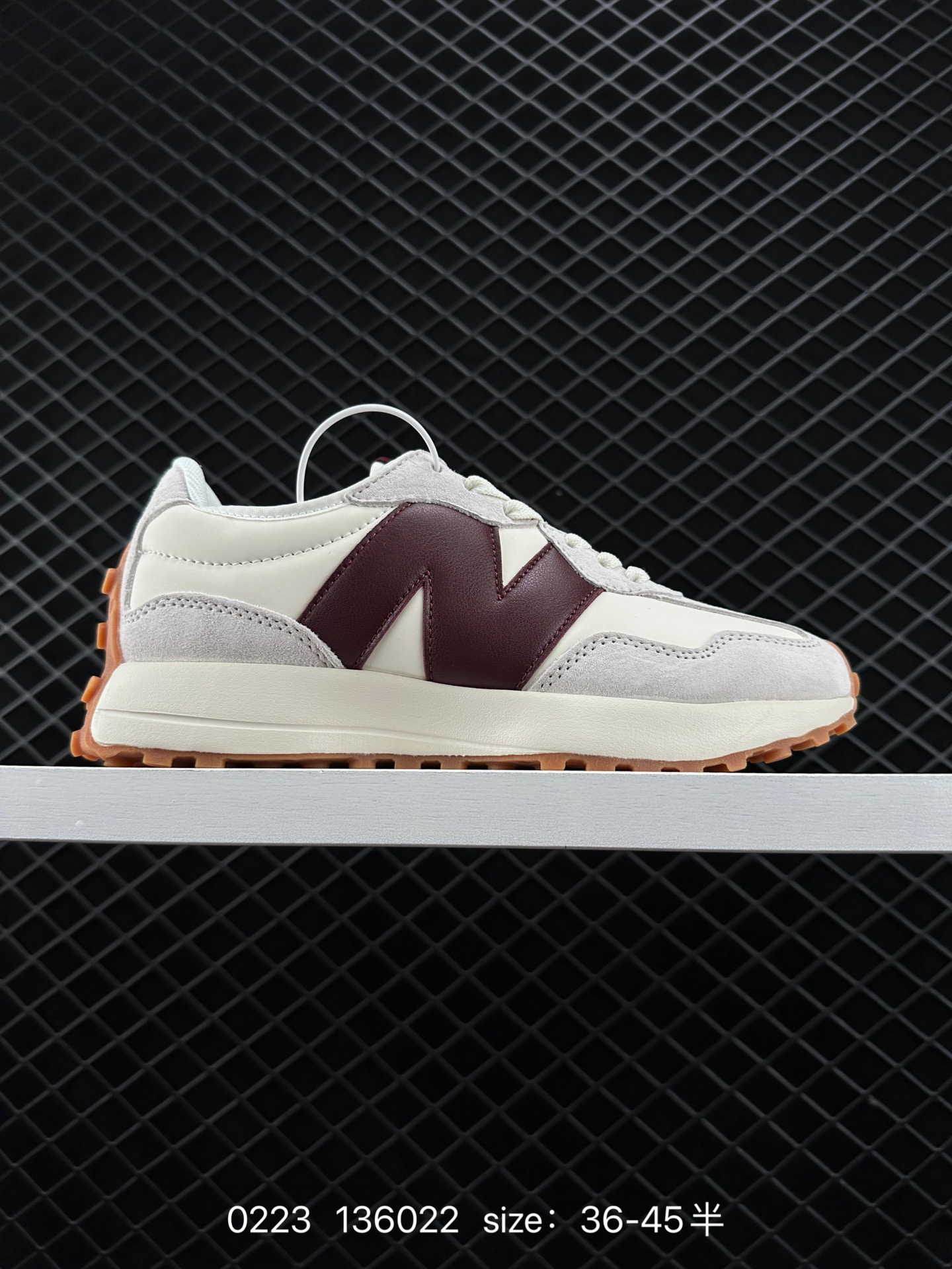 New Balance NB327 New Balance NB327